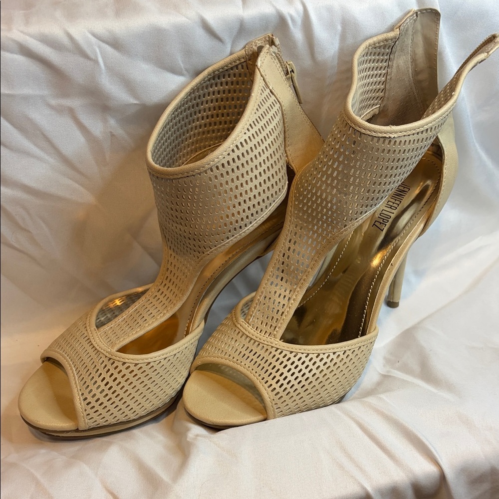 Jennifer Lopez Women's Beige Mesh Heels